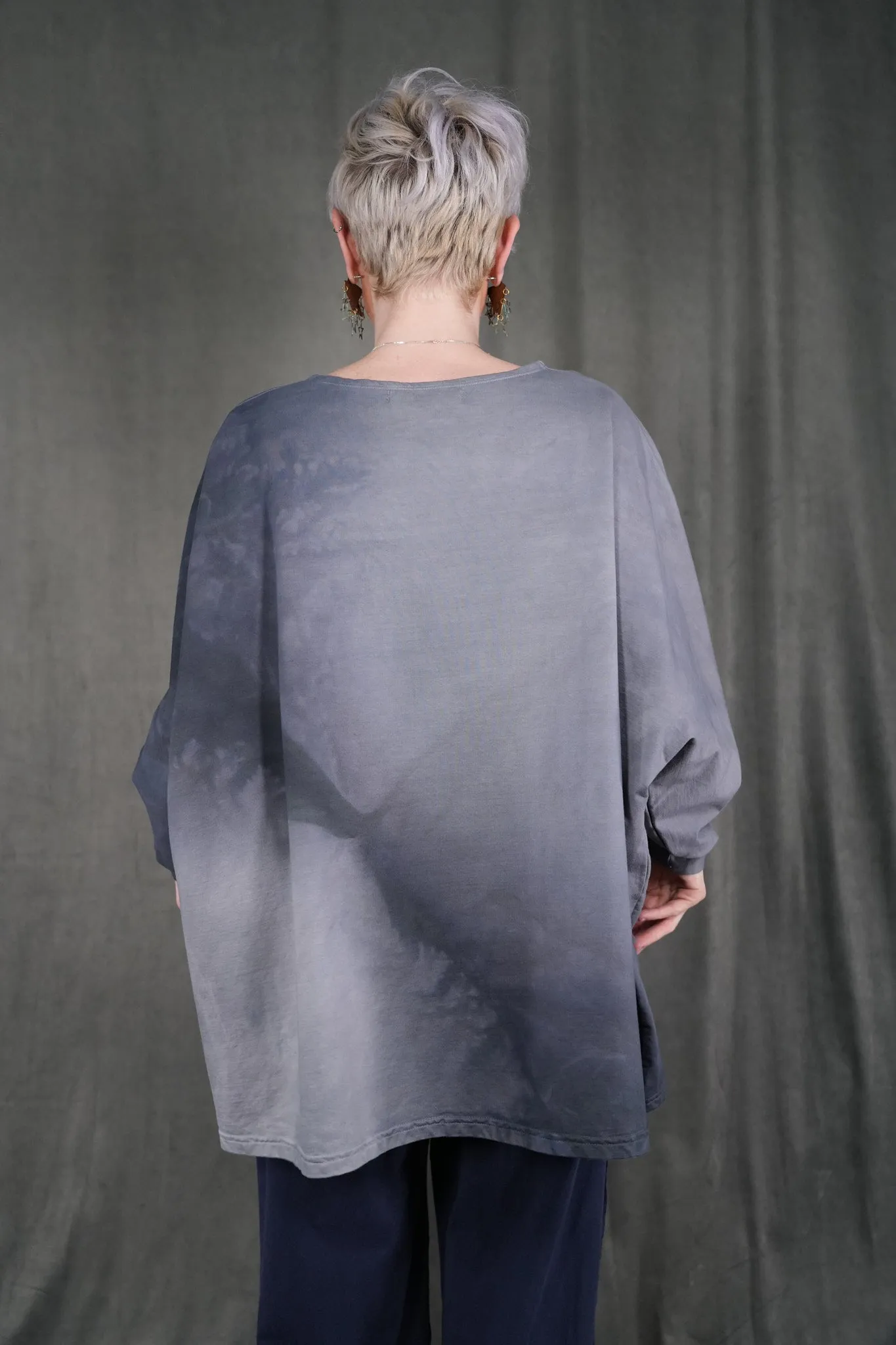 2319HD Writers Pocket Sweatshirt Ghost Bloom