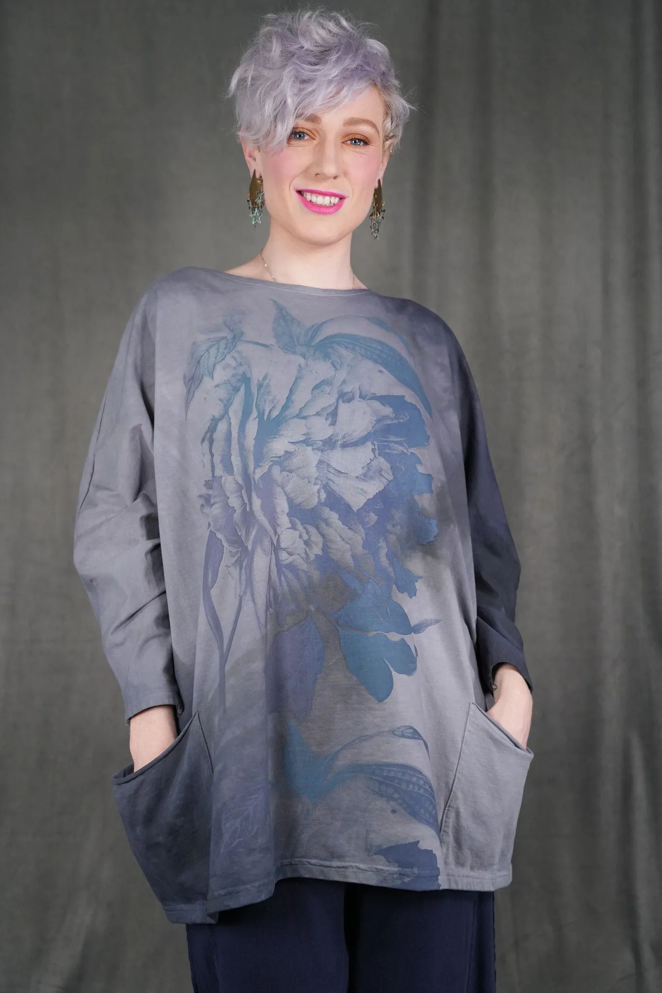 2319HD Writers Pocket Sweatshirt Ghost Bloom