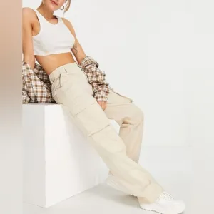 Bershka Medium Rise Straight Leg Cargo Pants Women's Size 4