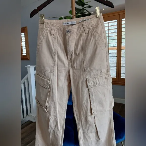 Bershka Medium Rise Straight Leg Cargo Pants Women's Size 4