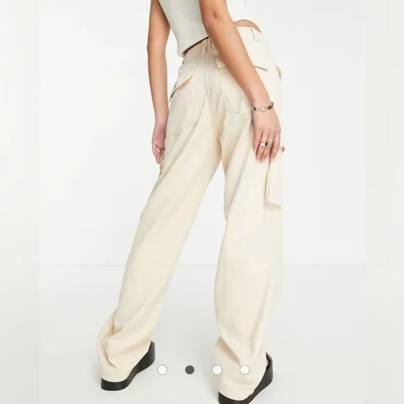Bershka Medium Rise Straight Leg Cargo Pants Women's Size 4