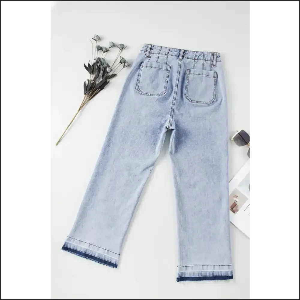 Chic Raw Hem Jeans: Because Flirting with Fashion is Always in Style! 😉✨