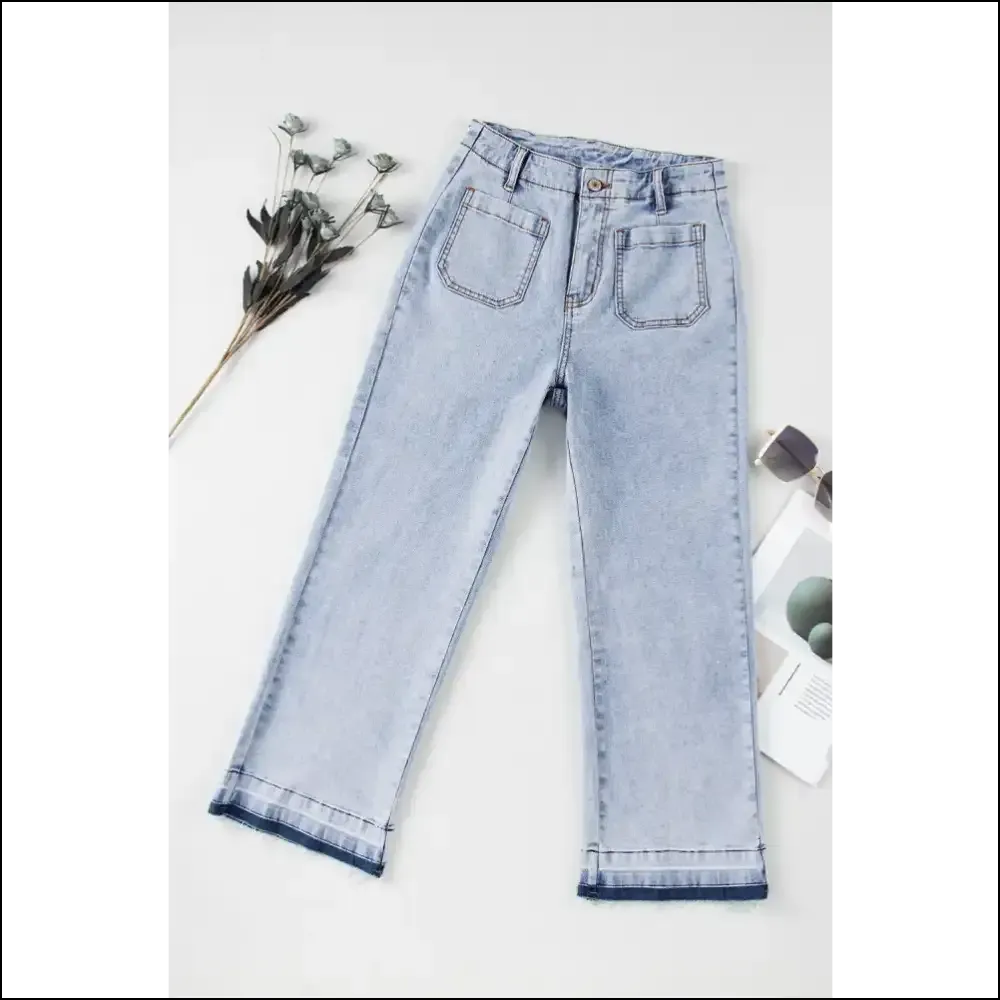 Chic Raw Hem Jeans: Because Flirting with Fashion is Always in Style! 😉✨
