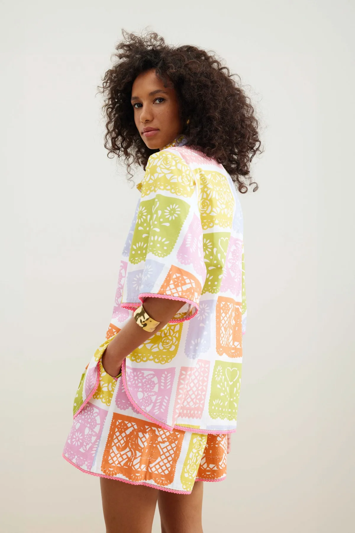 FIESTA. Shirt. LAST ONE! Size 14.