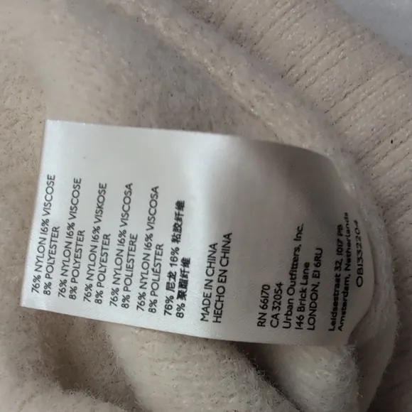 Free People Oversized XS Crew Neck Cozy Cream Sweater Super Soft and Warm