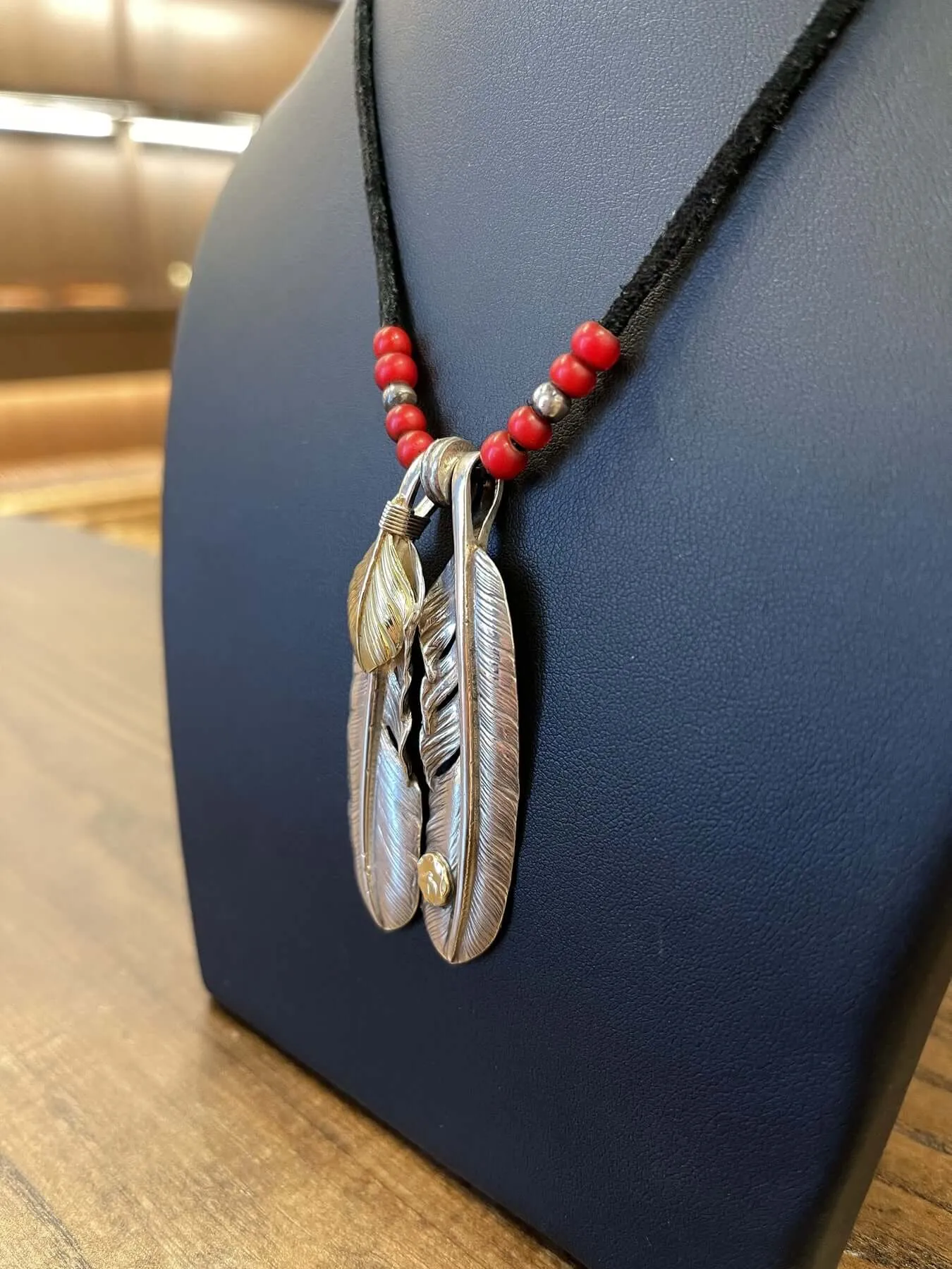 Goros Double Feathers Setup With Leather Cord