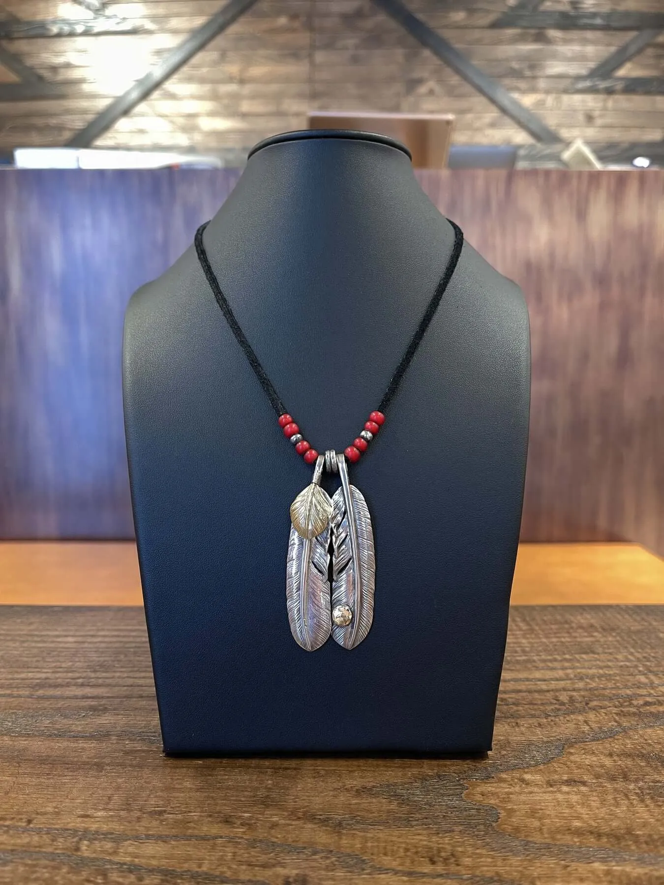 Goros Double Feathers Setup With Leather Cord