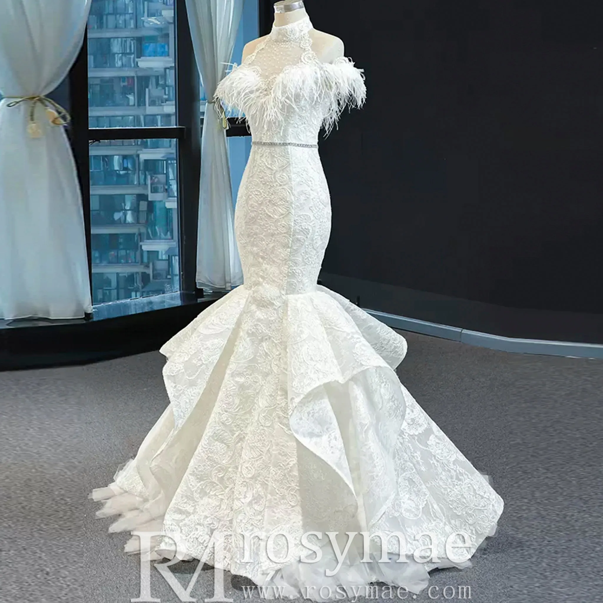 High Neck Elegant Luxury Trumpet Wedding Dress with Feather