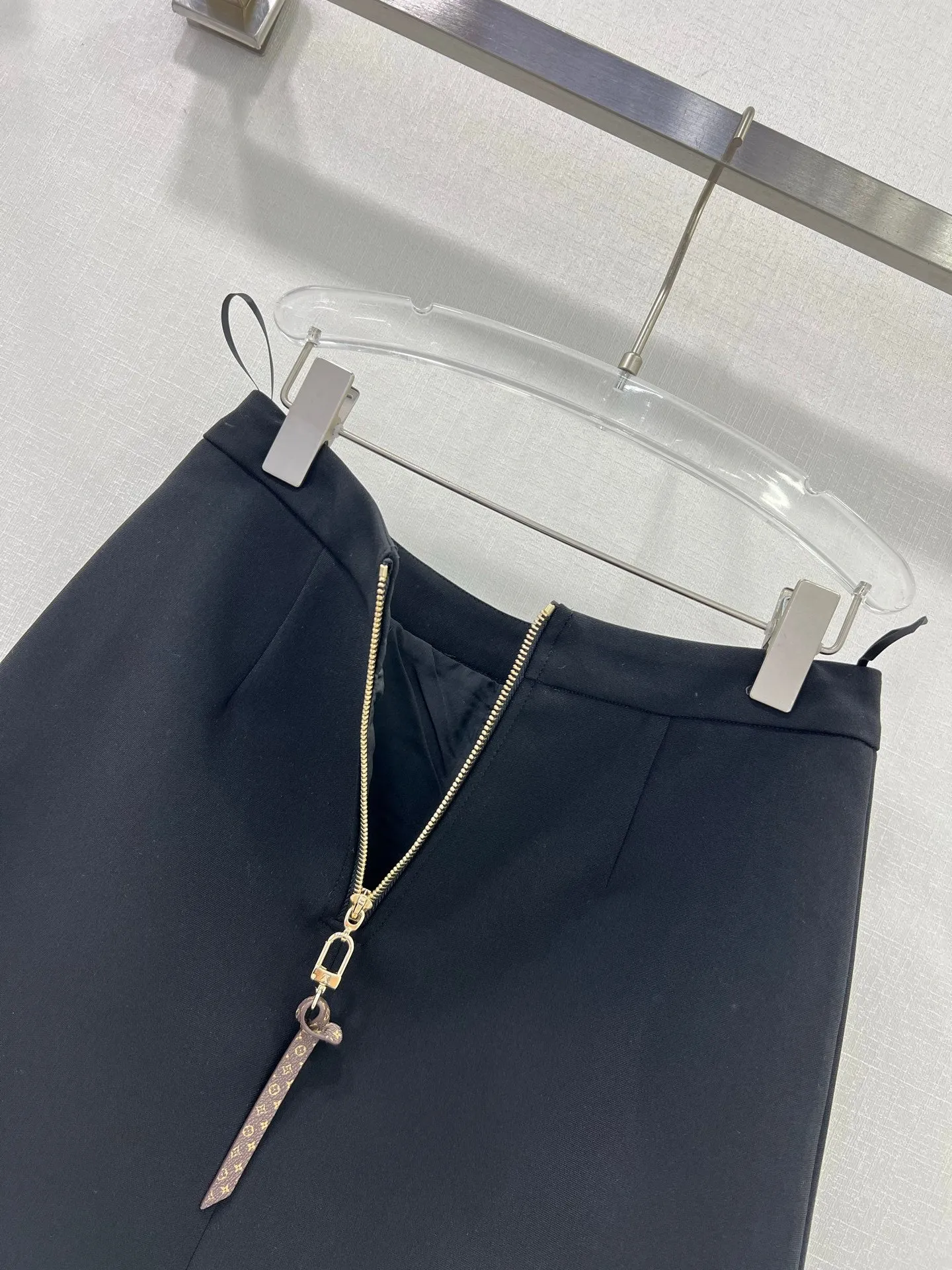 L 25 new skirt