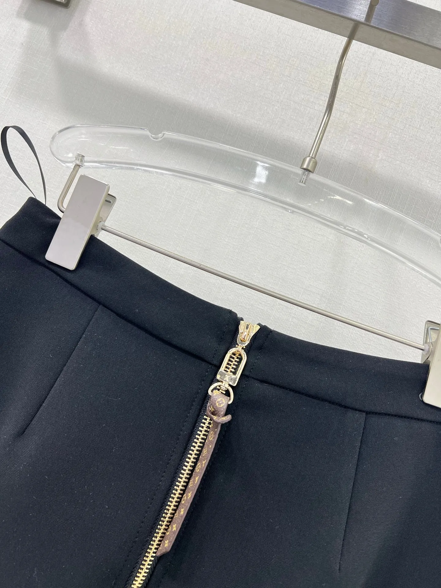 L 25 new skirt