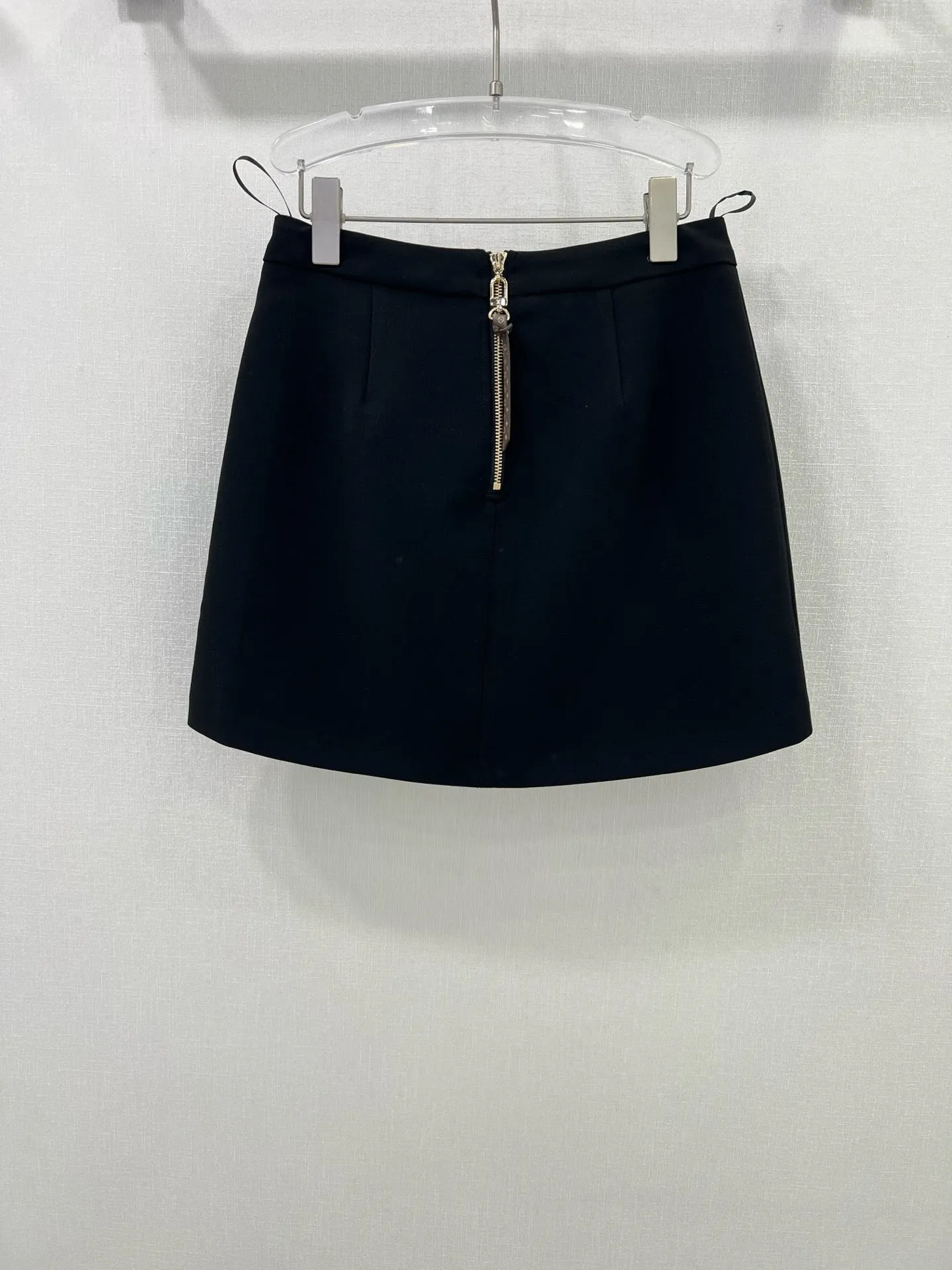 L 25 new skirt