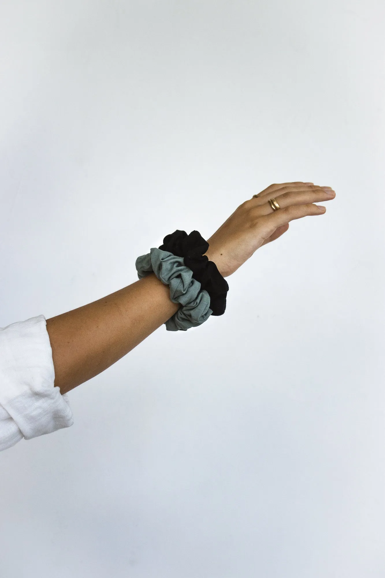 Layla Scrunchie Black
