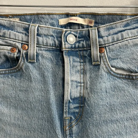 Levi’s wedgie straight high rise jean