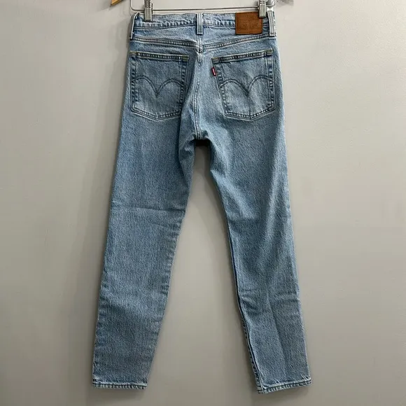 Levi’s wedgie straight high rise jean