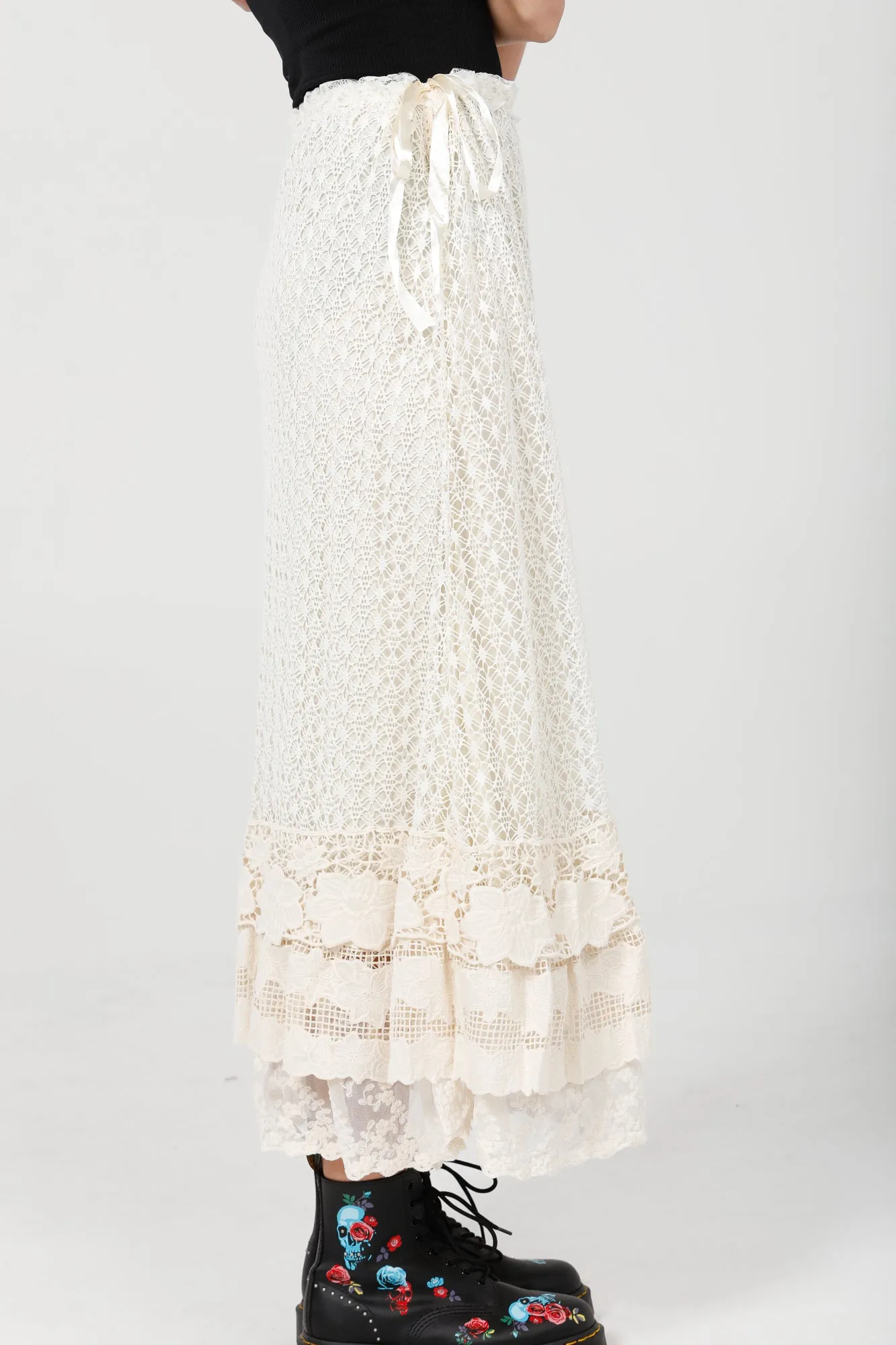 maxi vintage lace skirt. lace skirt.