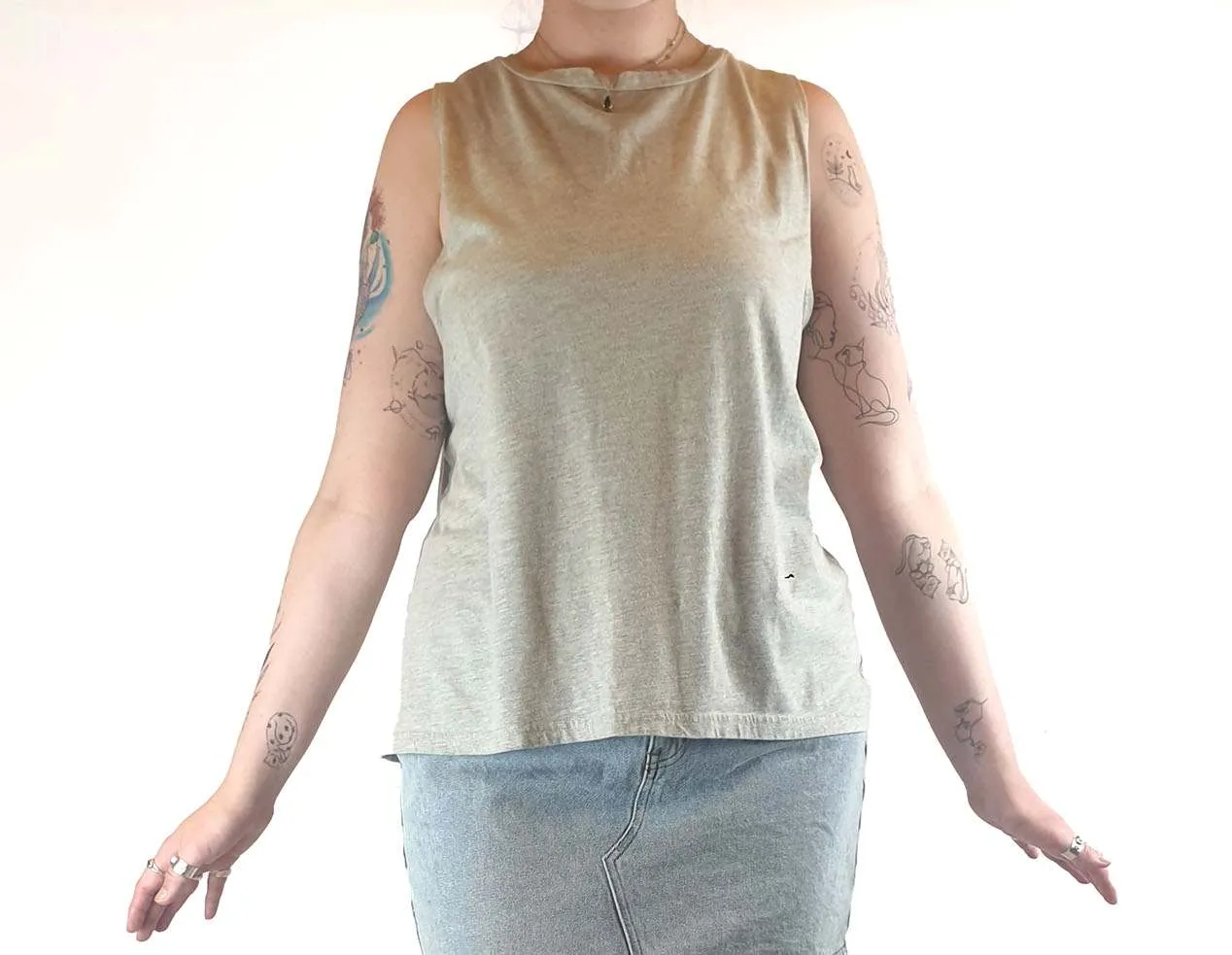 Nude Lucy grey sleeveless top size L (small fit, best fits size 12)