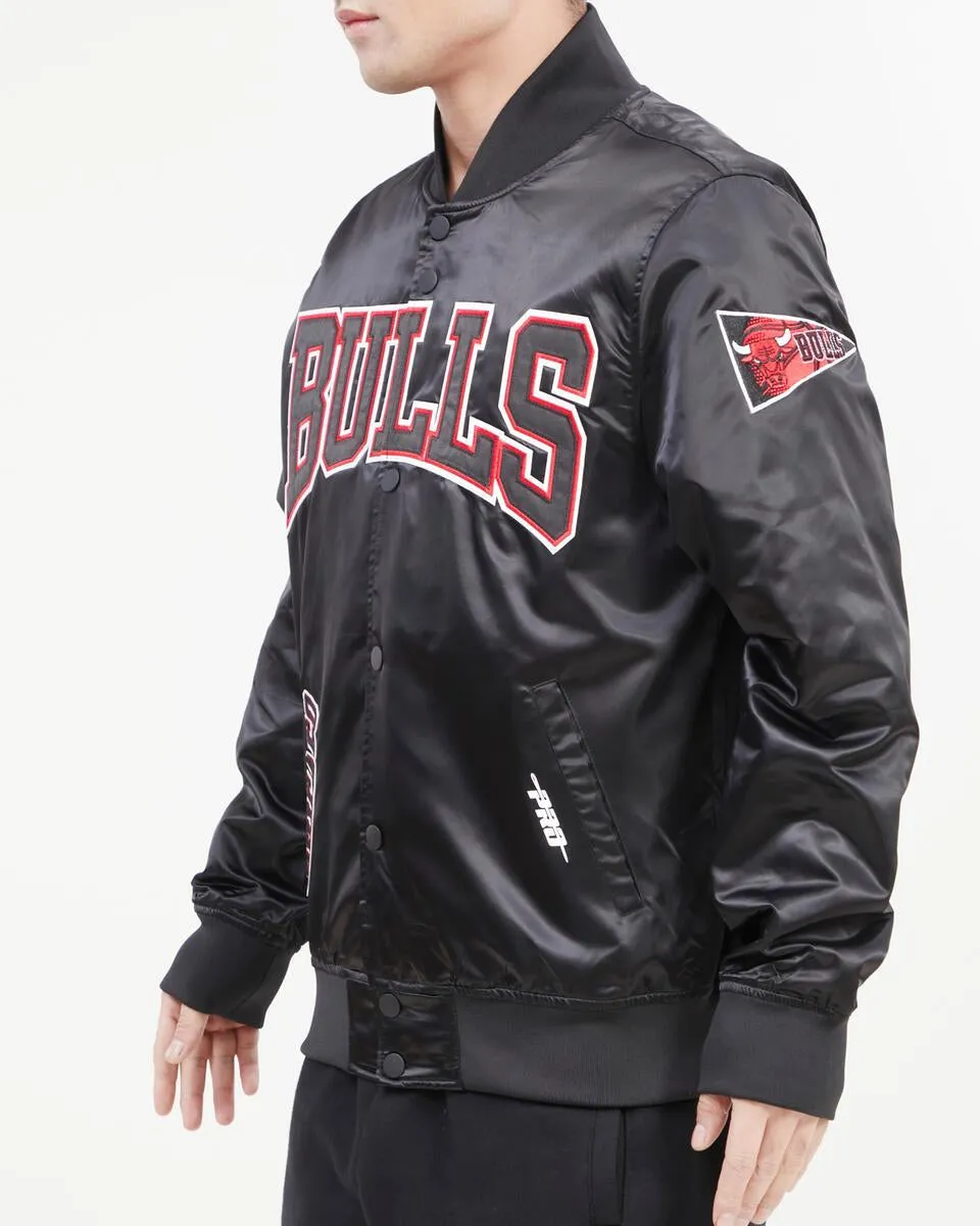 PRO STANDARD CHICAGO BULLS CREST EMBLEM SATIN JACKET (BLACK)