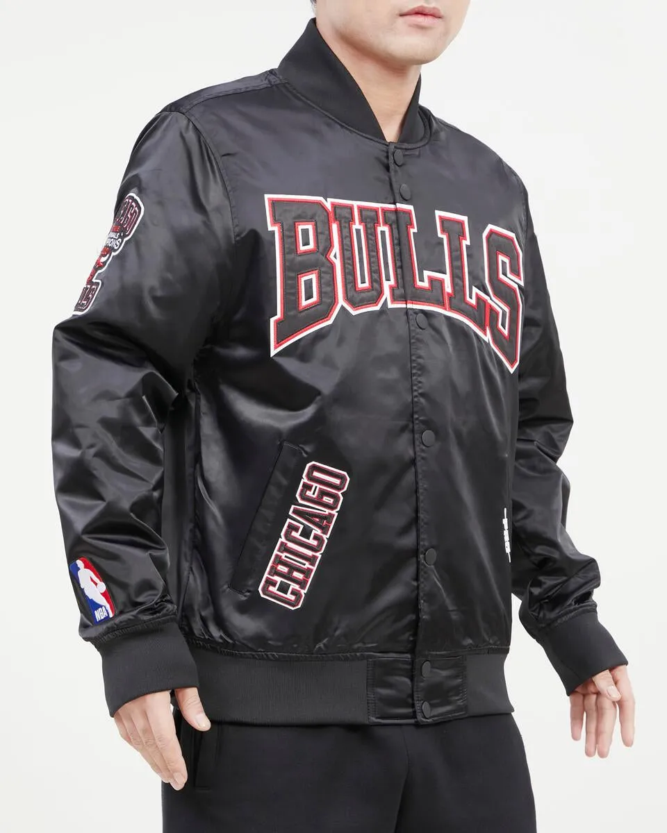 PRO STANDARD CHICAGO BULLS CREST EMBLEM SATIN JACKET (BLACK)