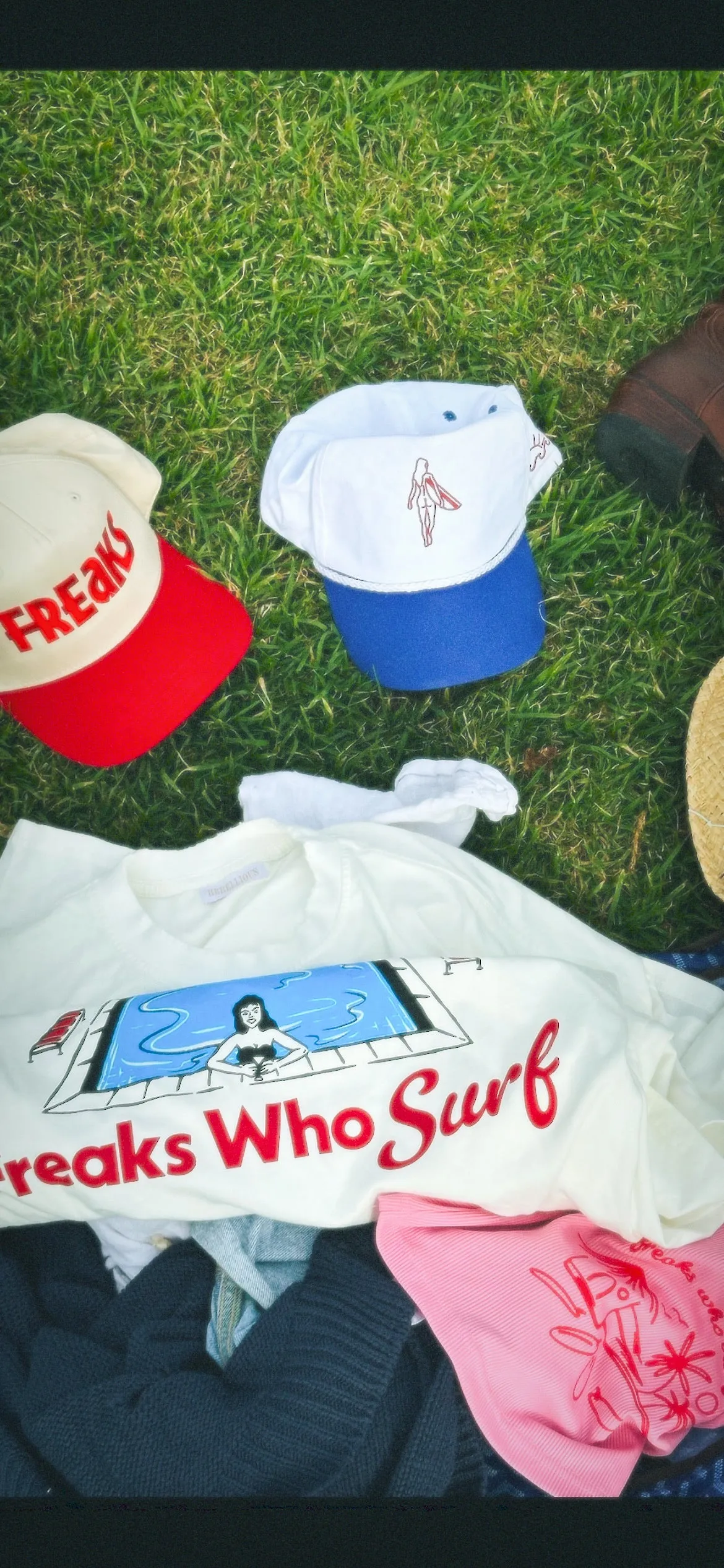 "Freaks Who Surf" Oversized Tee