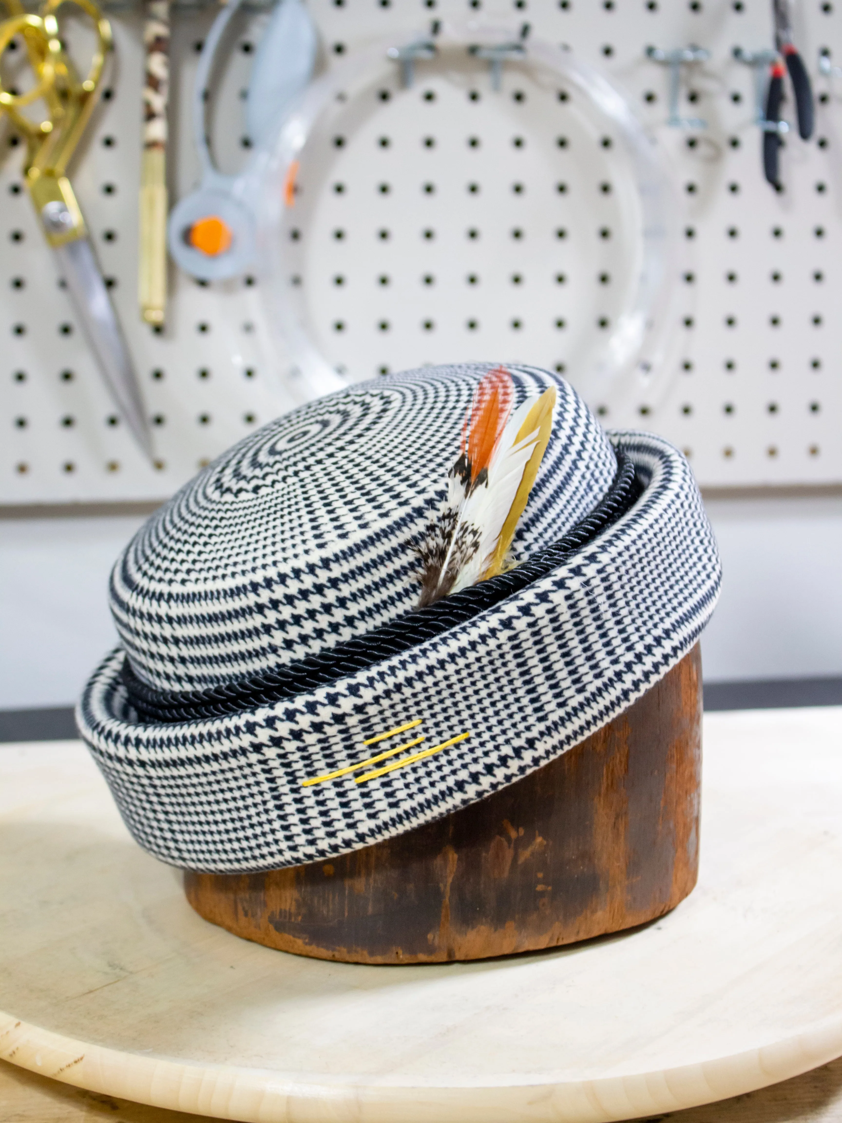 Scottie Brimless Felt Hat - Houndstooth