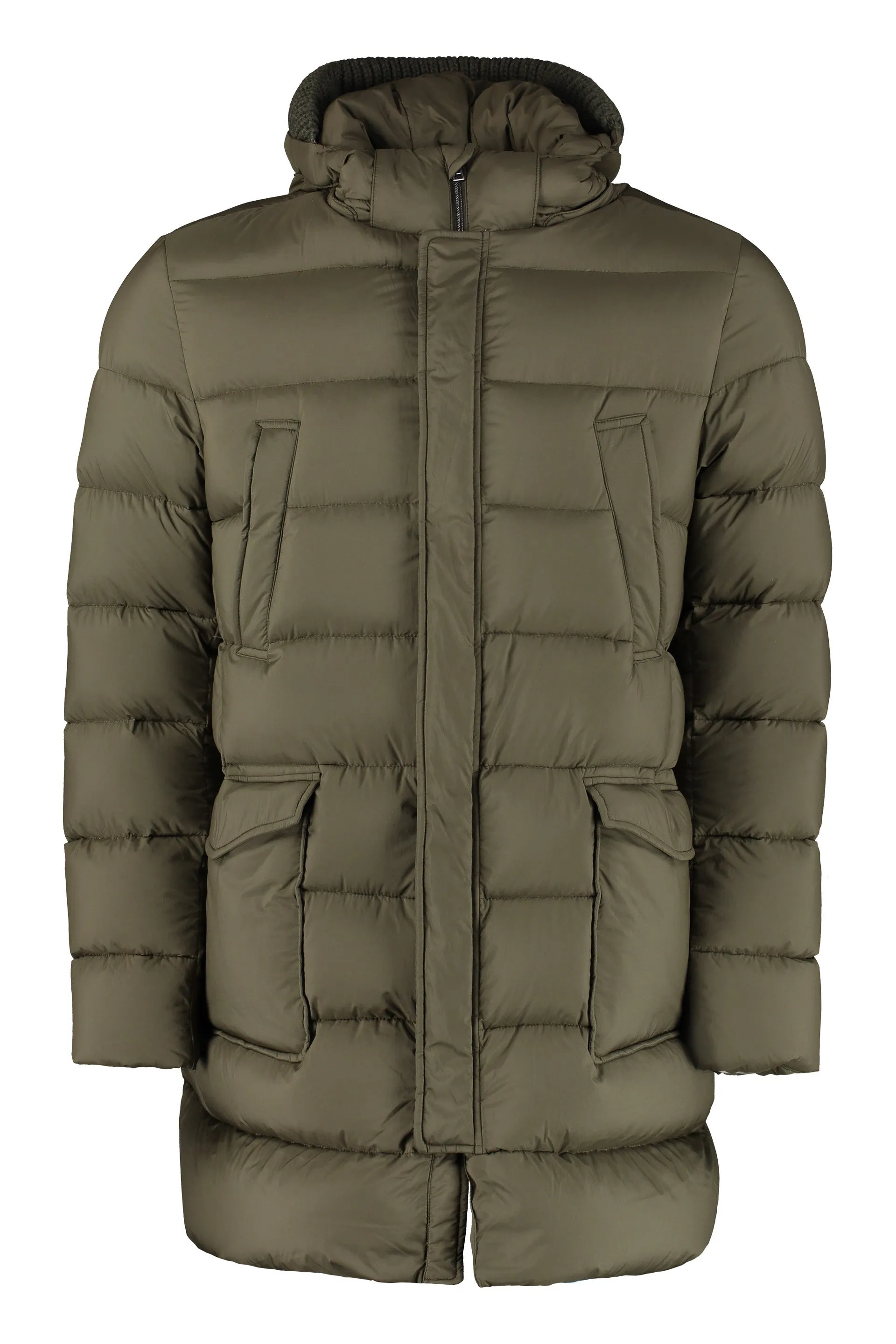 Snap button fastening down jacket