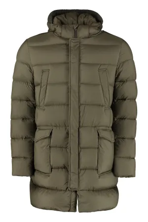 Snap button fastening down jacket