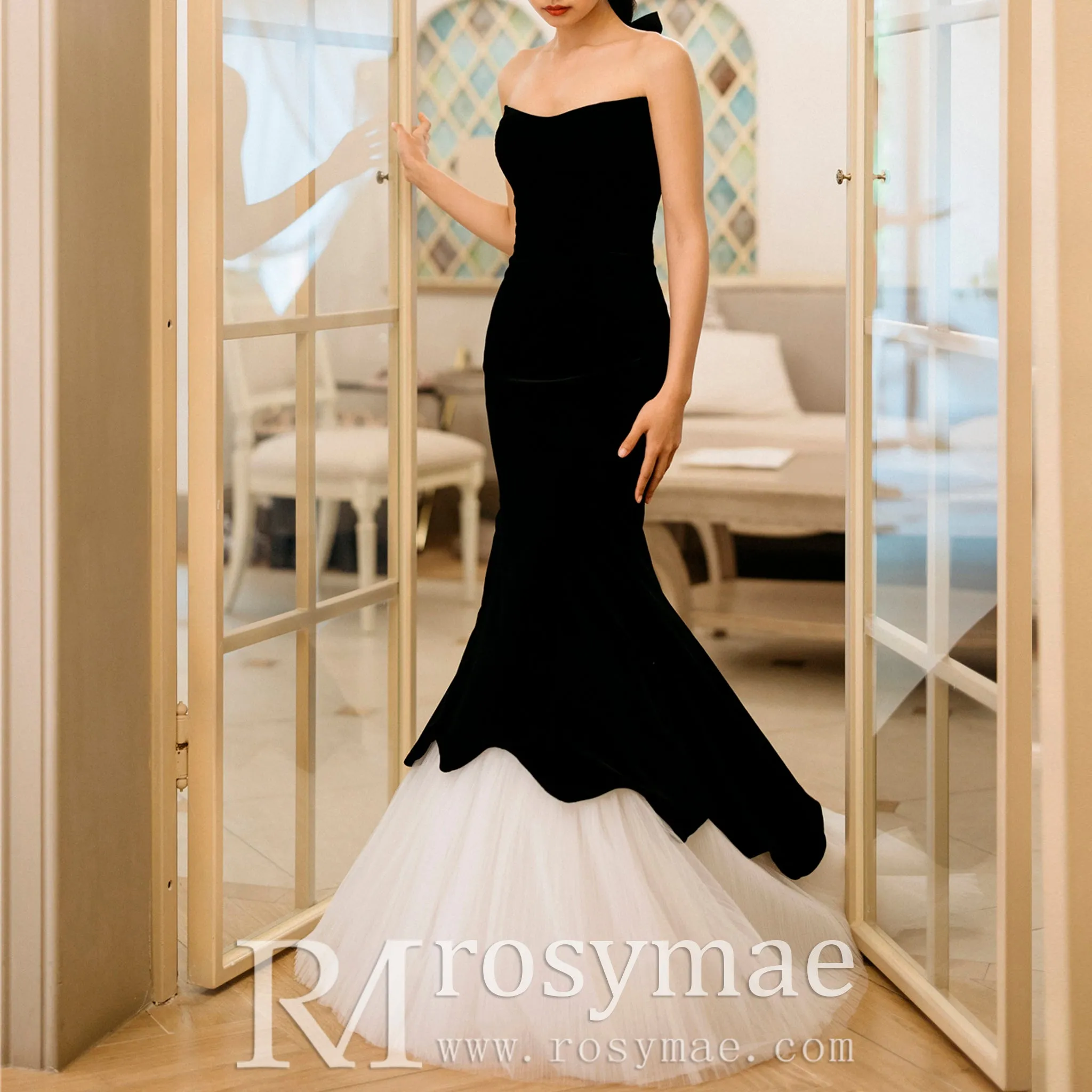 Strapless Black and White Trumpet Velvet Wedding Dress