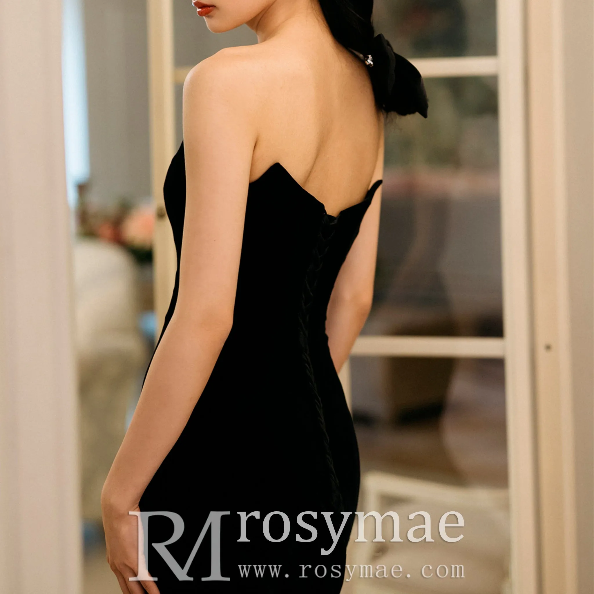 Strapless Black and White Trumpet Velvet Wedding Dress