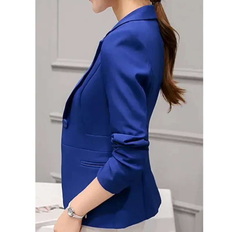 Stylish women's blazer with ankle button fastening - Lightweight and breathable material - Ideal for layering