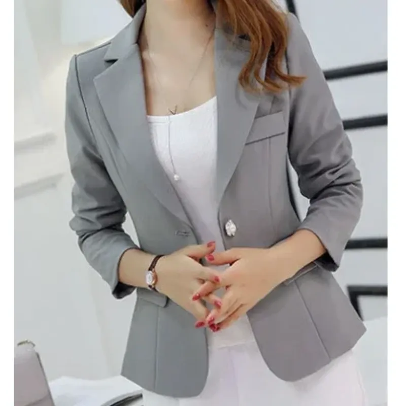 Stylish women's blazer with ankle button fastening - Lightweight and breathable material - Ideal for layering