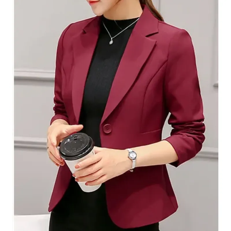 Stylish women's blazer with ankle button fastening - Lightweight and breathable material - Ideal for layering
