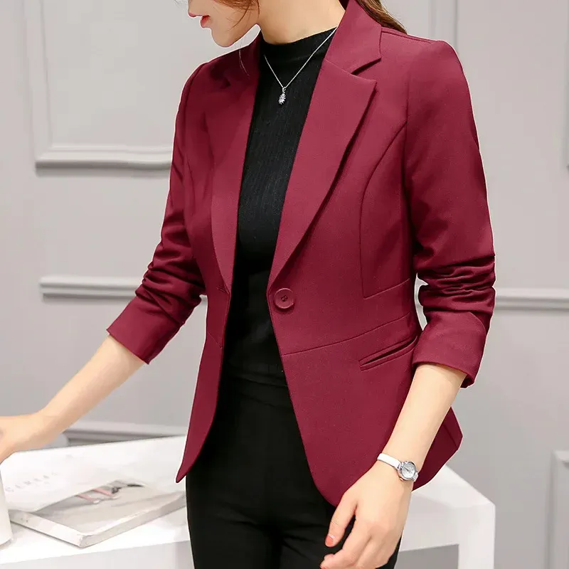 Stylish women's blazer with ankle button fastening - Lightweight and breathable material - Ideal for layering