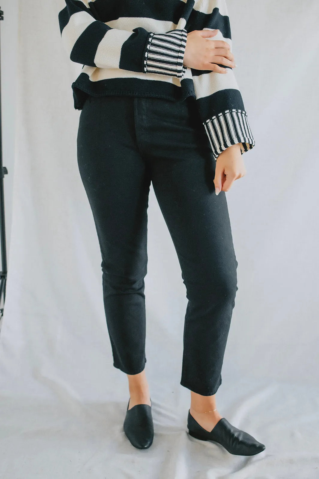The 501 Original Cropped Jeans by Levi's - Black