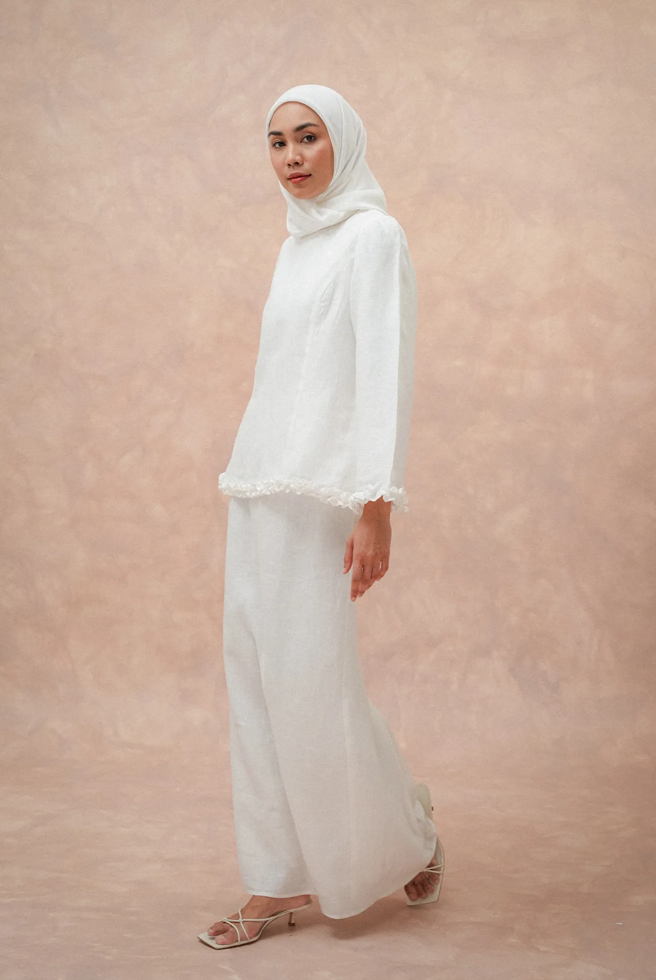 The Classic Pleated Linen Skirt in Ivory
