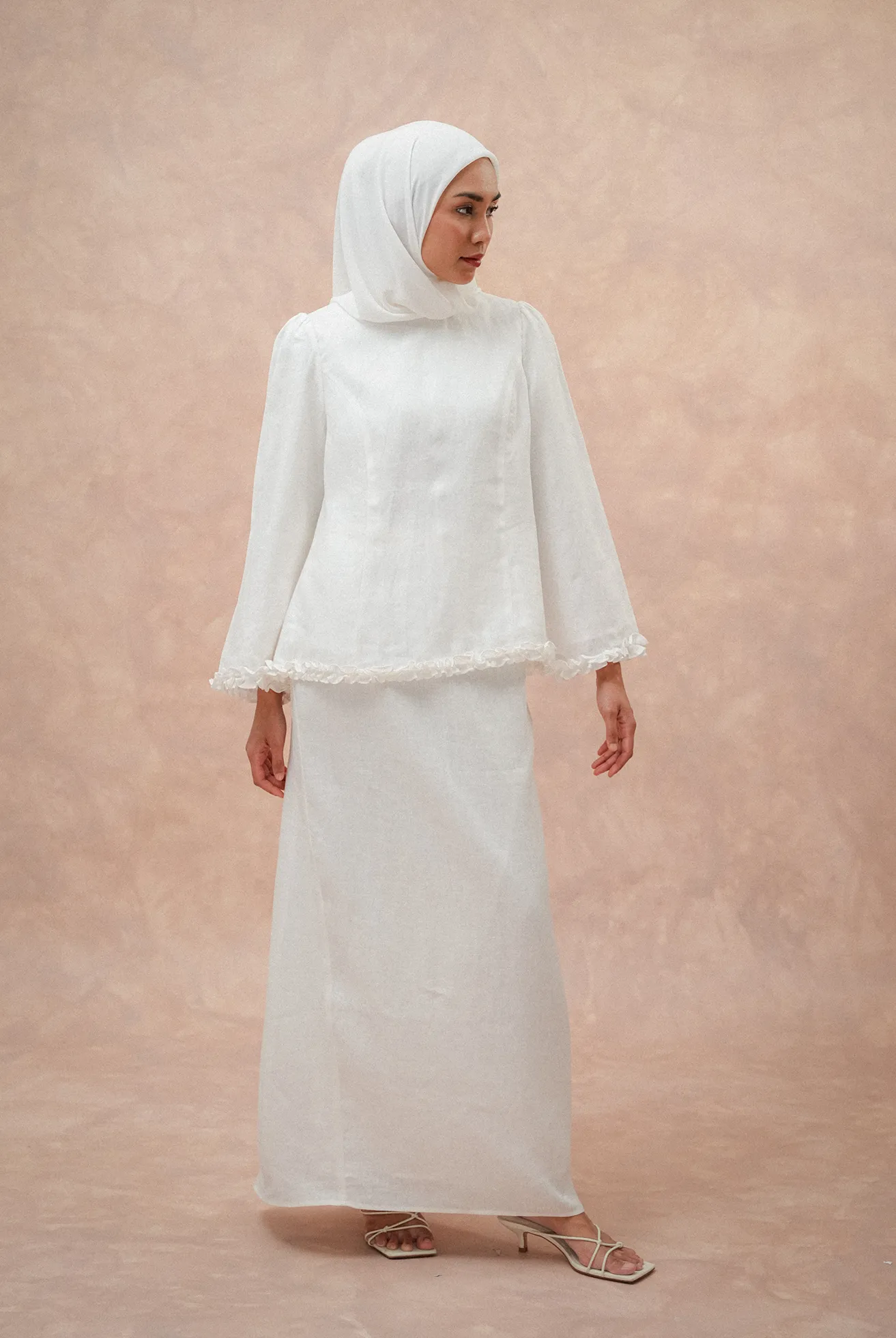 The Classic Pleated Linen Skirt in Ivory