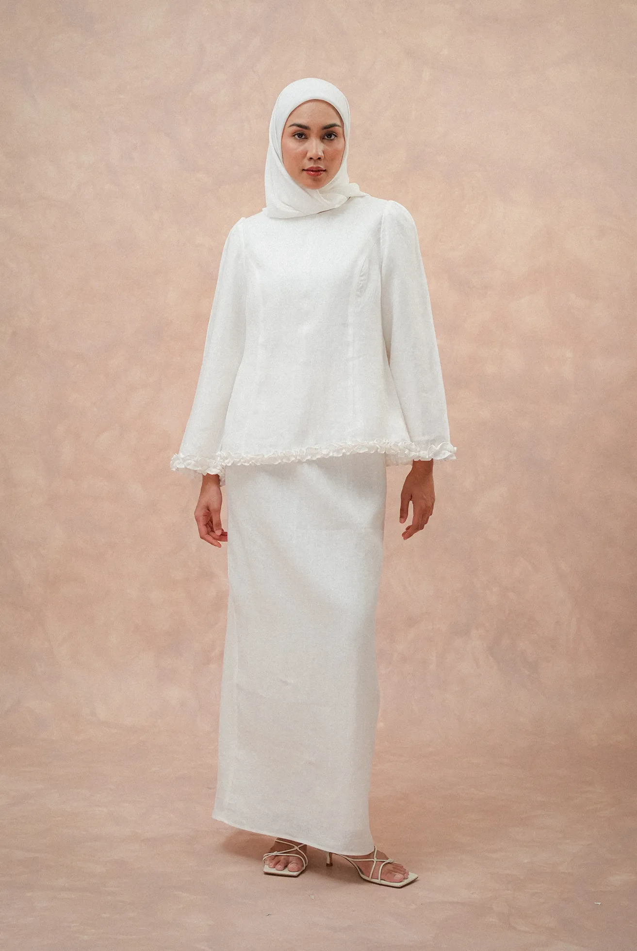The Classic Pleated Linen Skirt in Ivory