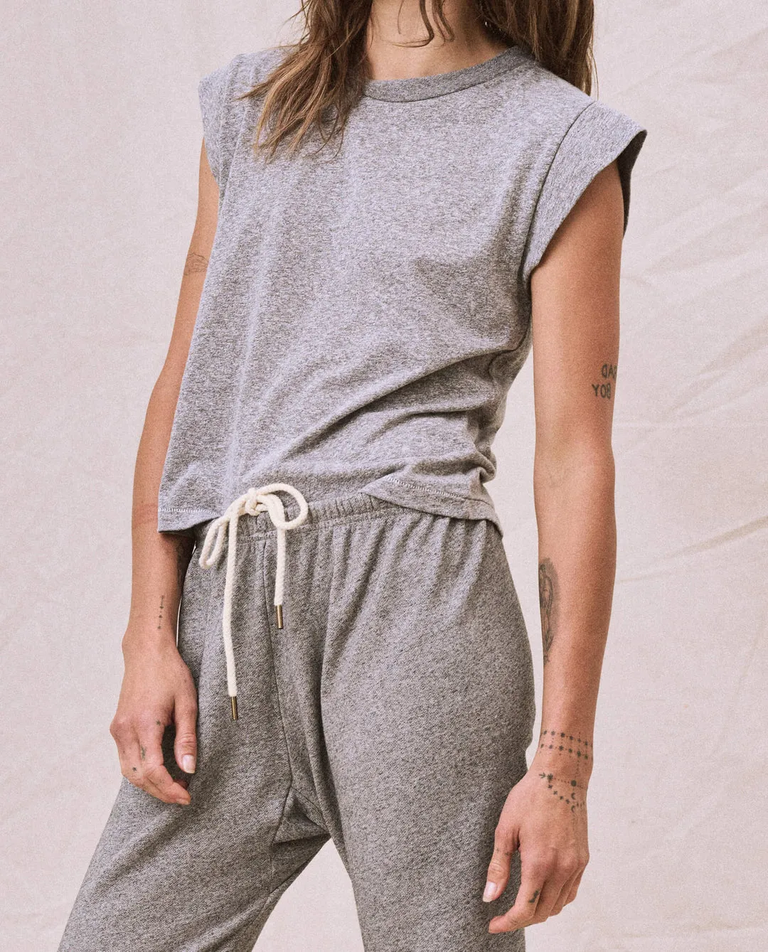 The Great - The Peak Shoulder Tee Heather Grey