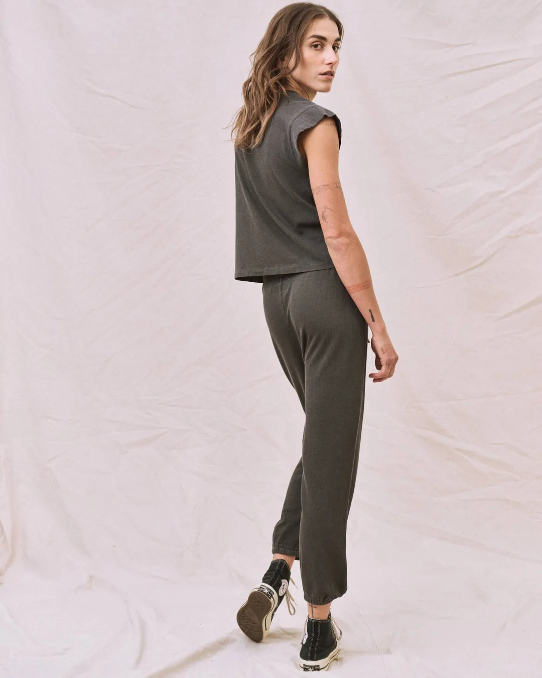 The Great - The Peak Shoulder Tee Washed Black