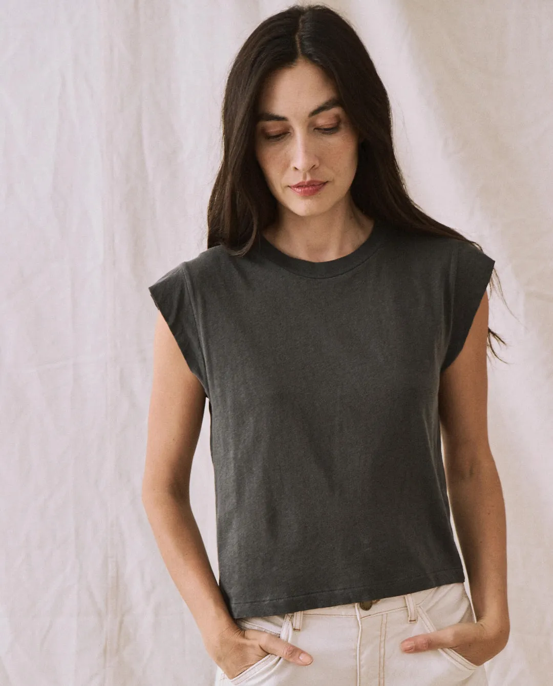 The Great - The Peak Shoulder Tee Washed Black