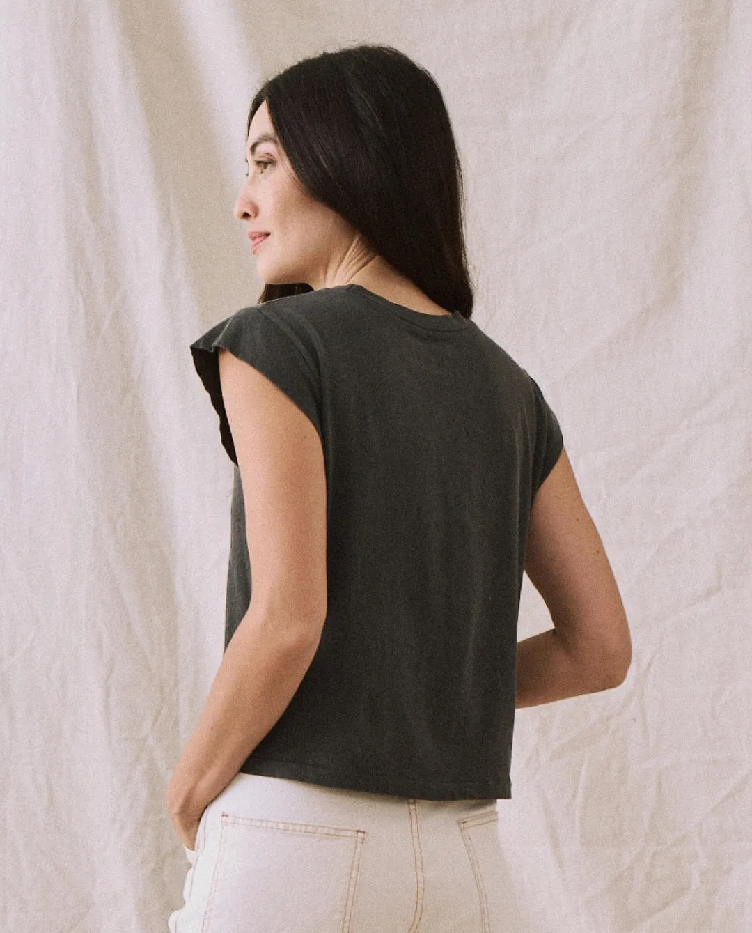 The Great - The Peak Shoulder Tee Washed Black