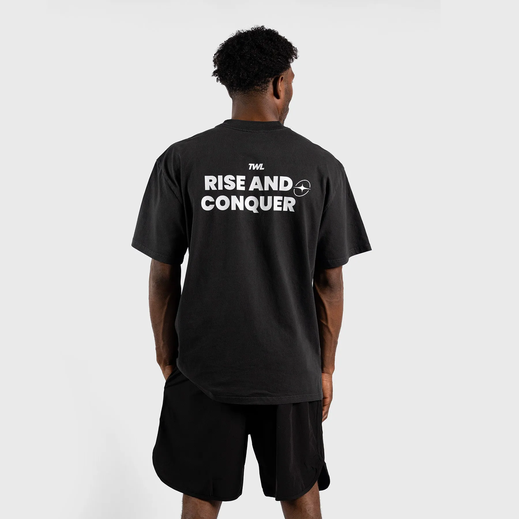 TWL - LIFESTYLE OVERSIZED T-SHIRT - VALUES COLLECTION - RISE & CONQUER/FADED BLACK