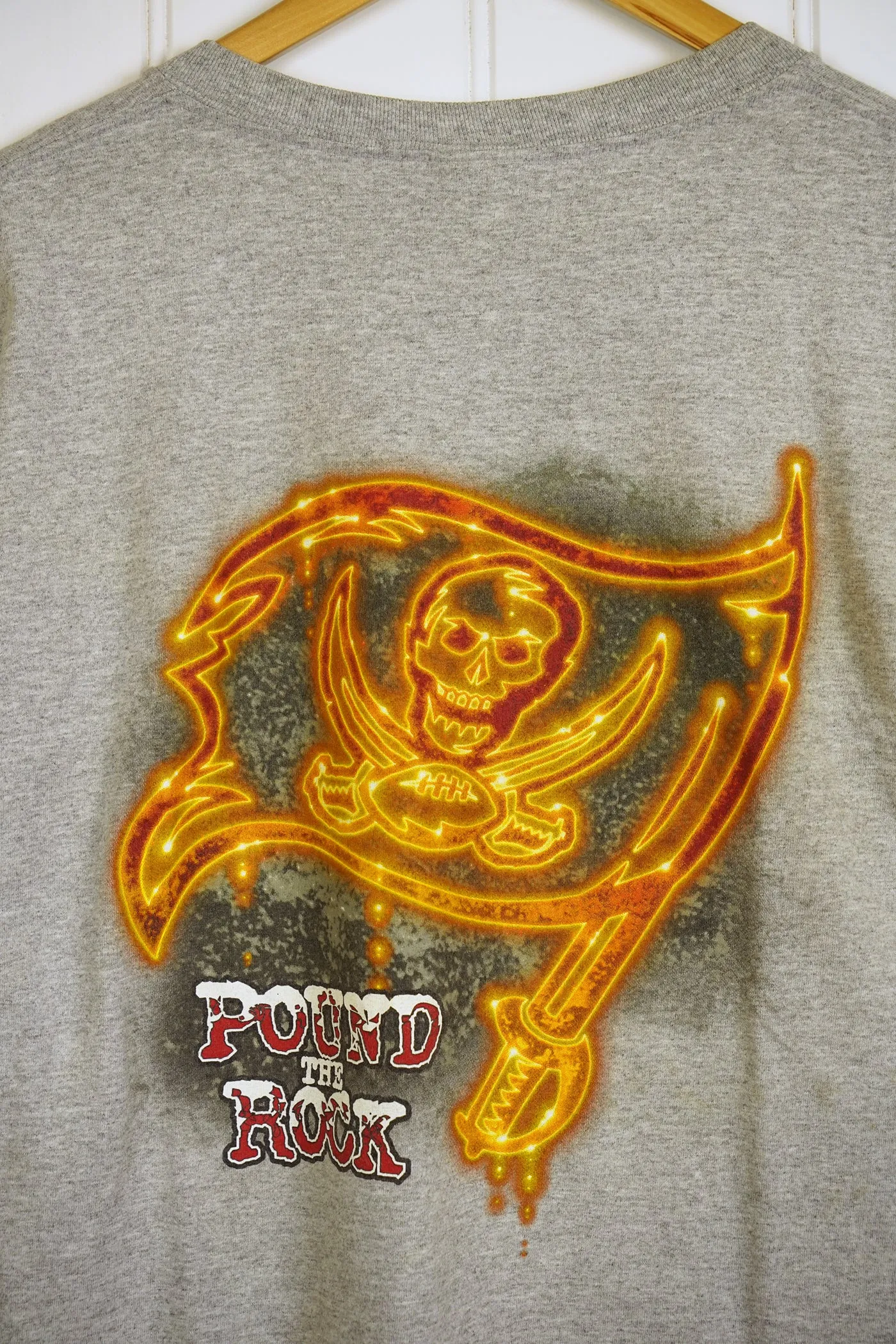 Vintage Sports - Bucaneers Tee - Large