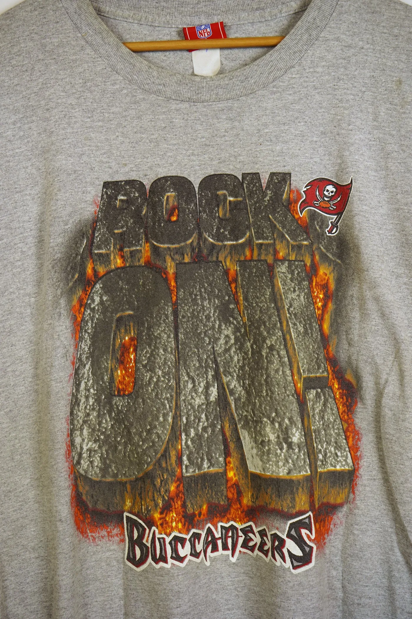 Vintage Sports - Bucaneers Tee - Large