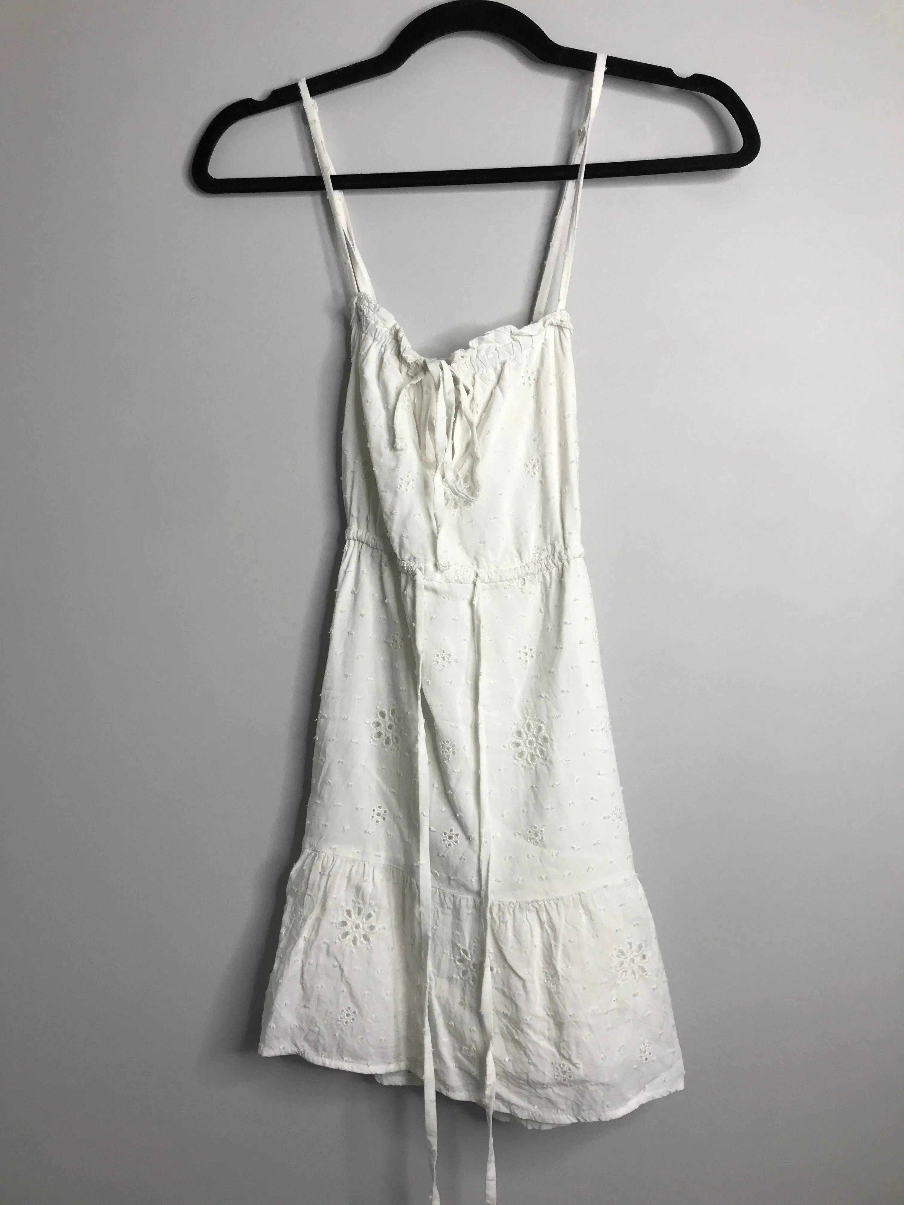 Womens Size XSm Misses White LULUS Dress