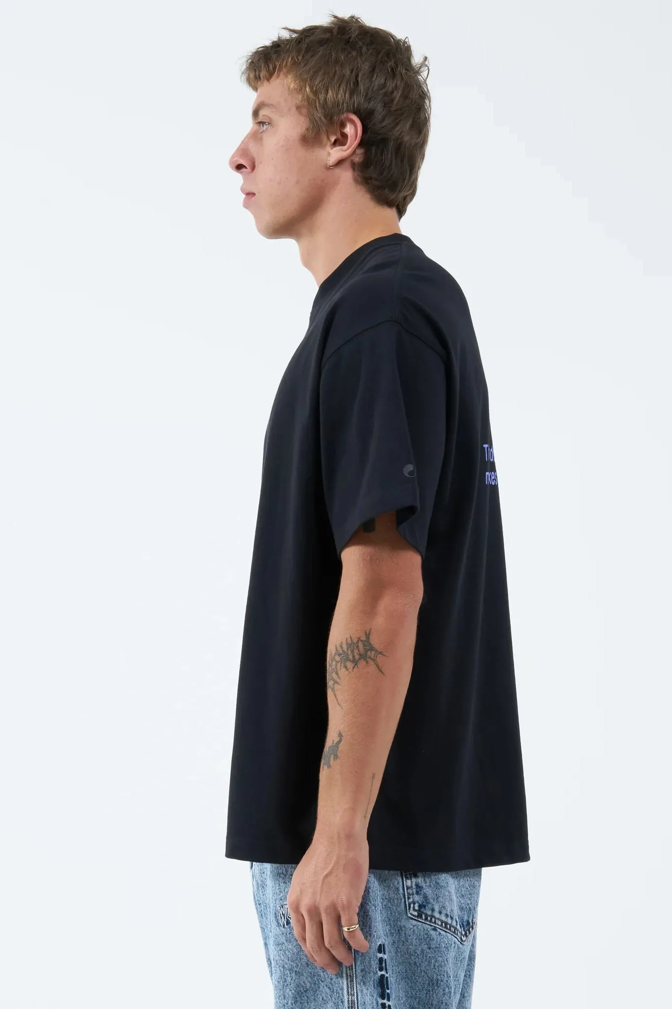 WORSHIP SUPPLIES SLIM ODDS TEE - BLACK