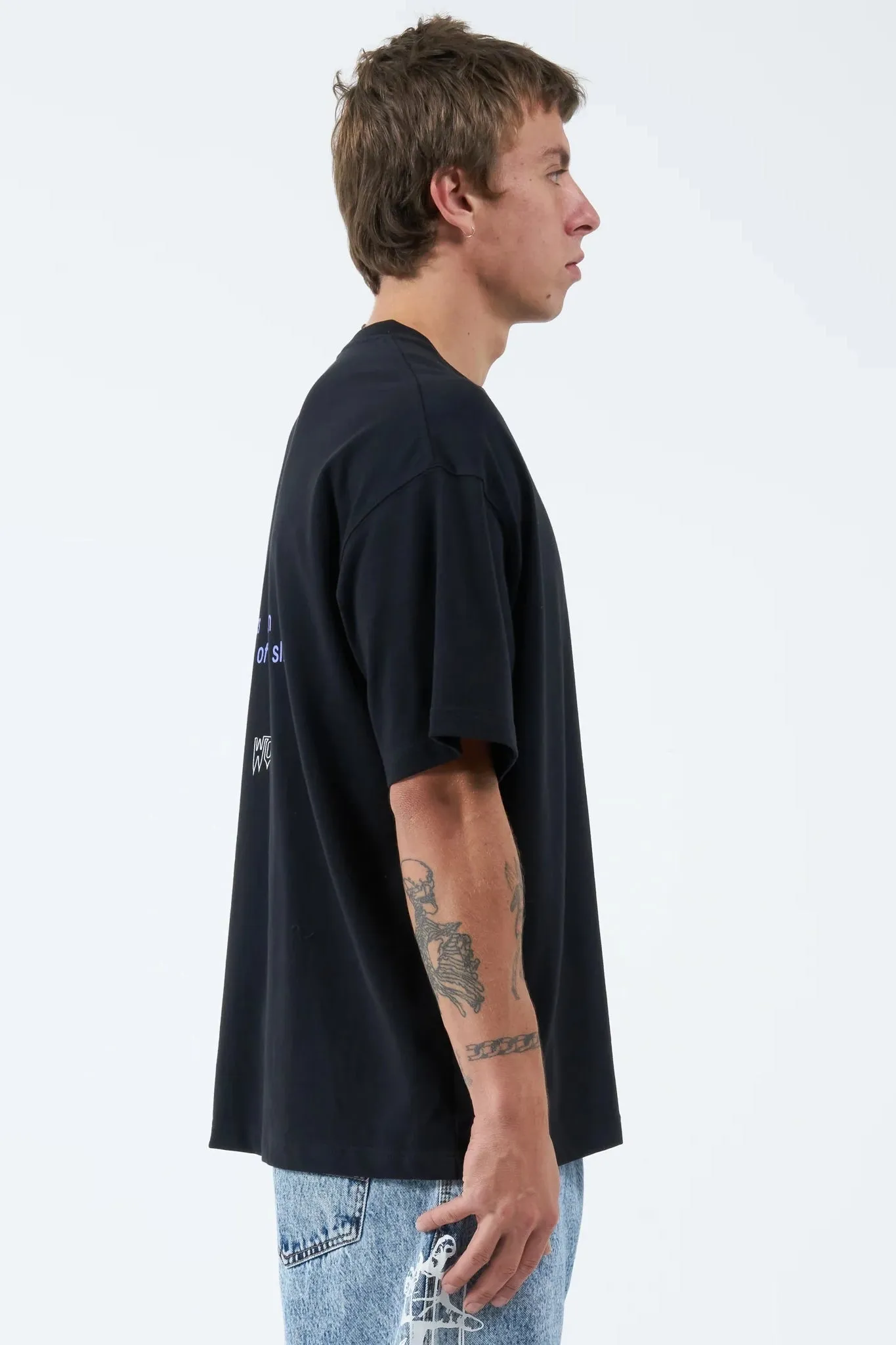 WORSHIP SUPPLIES SLIM ODDS TEE - BLACK